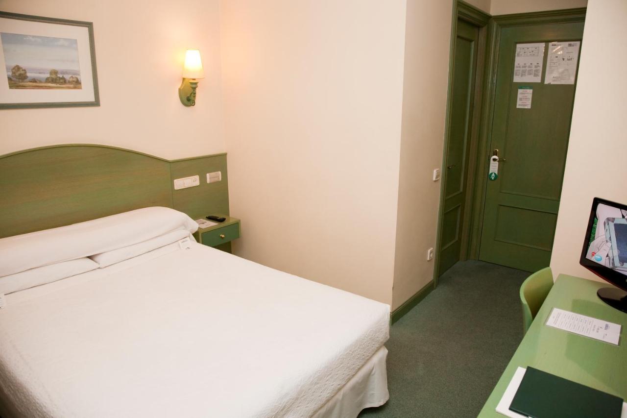 Hostal Navarra ปัมโปลนา ภายนอก รูปภาพ