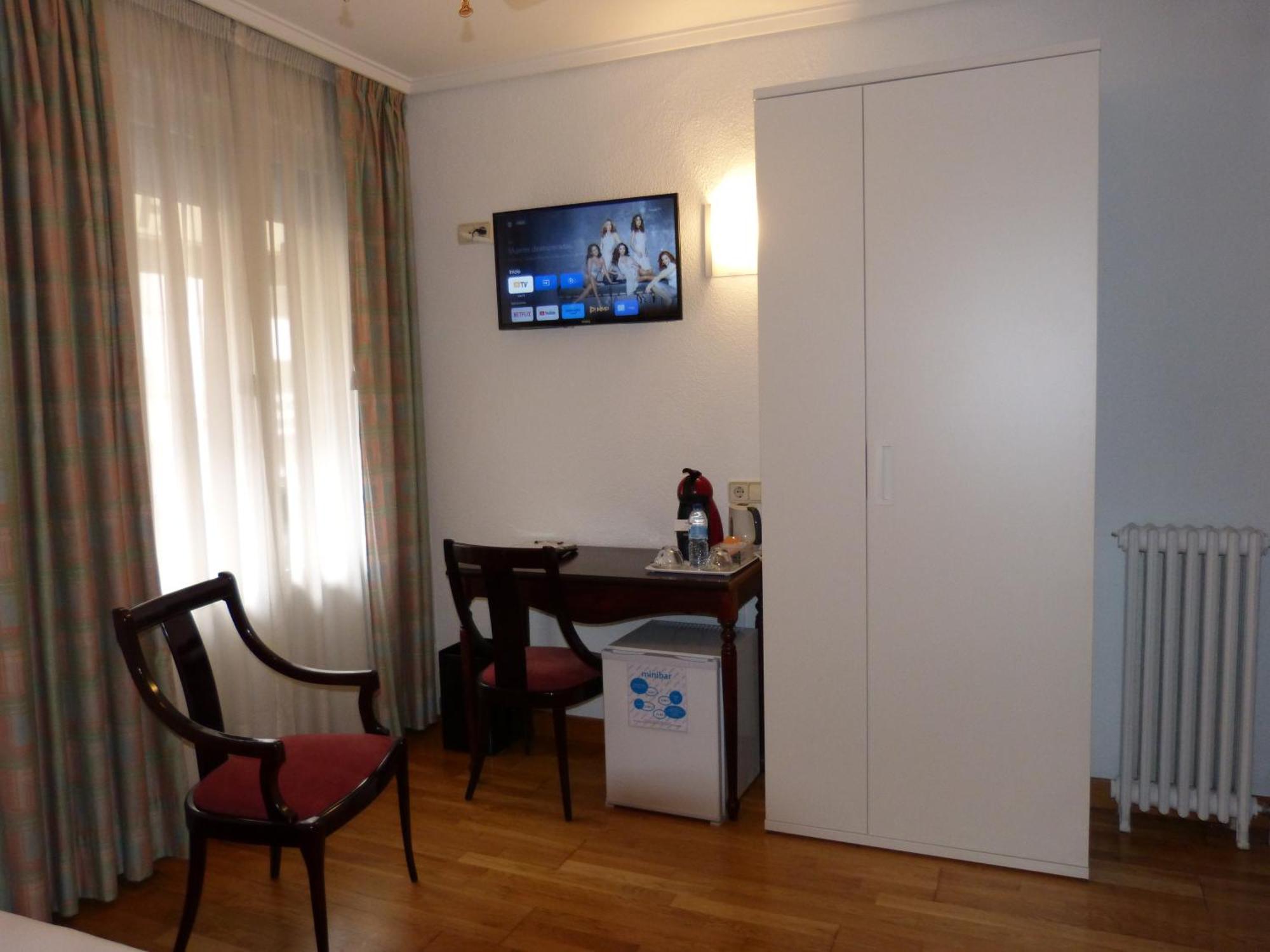 Hostal Navarra ปัมโปลนา ภายนอก รูปภาพ