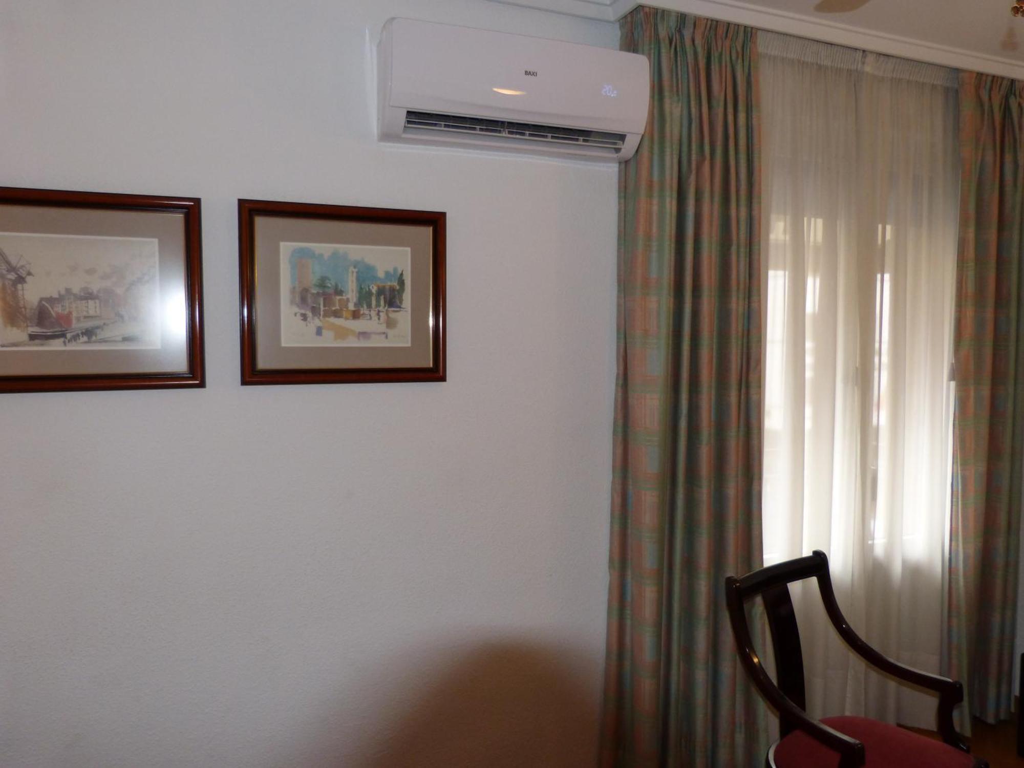 Hostal Navarra ปัมโปลนา ภายนอก รูปภาพ