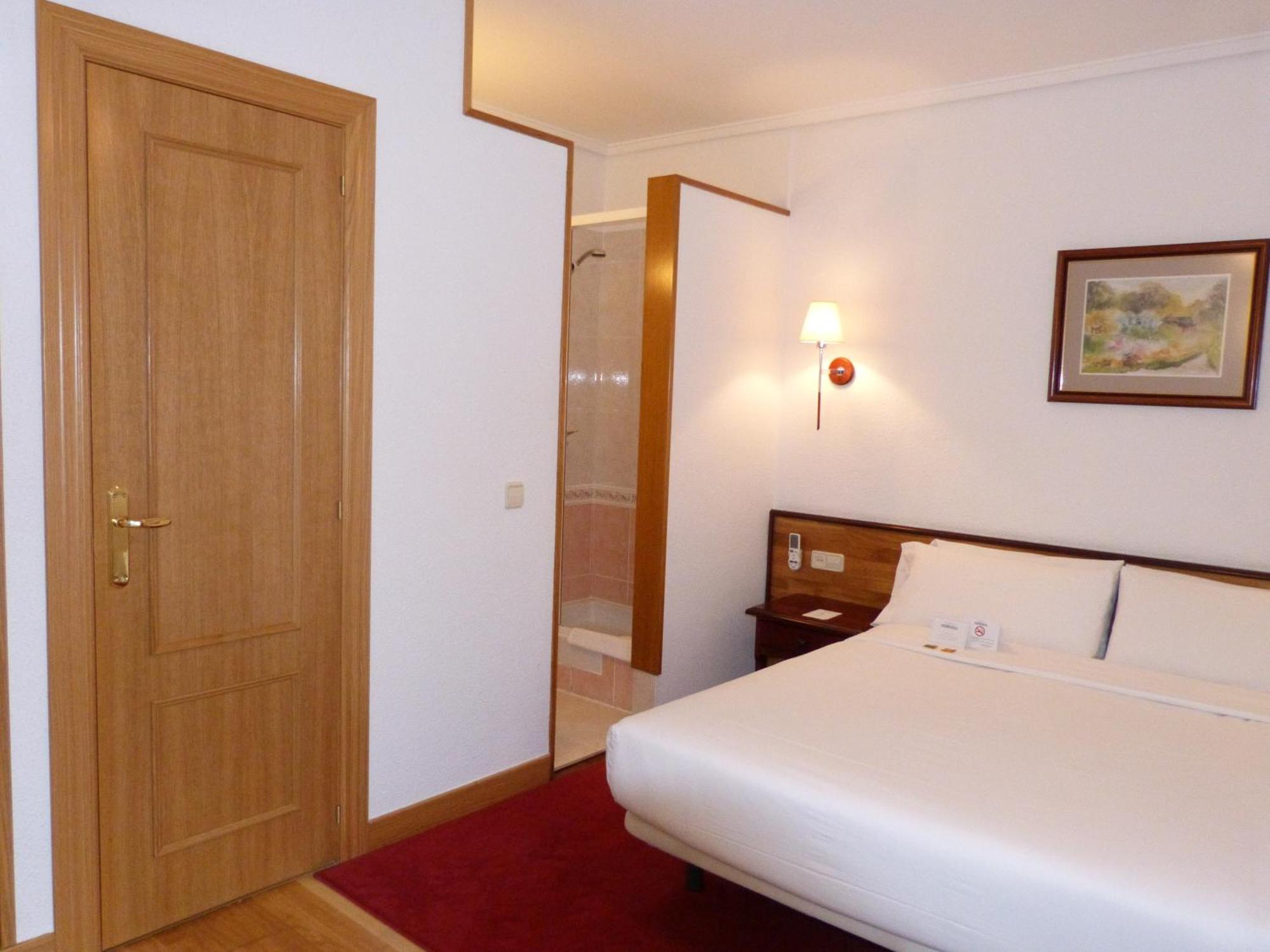 Hostal Navarra ปัมโปลนา ภายนอก รูปภาพ
