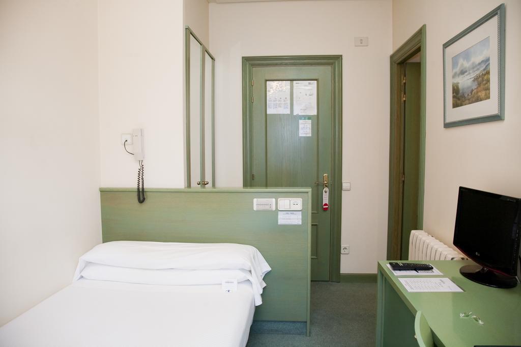 Hostal Navarra ปัมโปลนา ภายนอก รูปภาพ