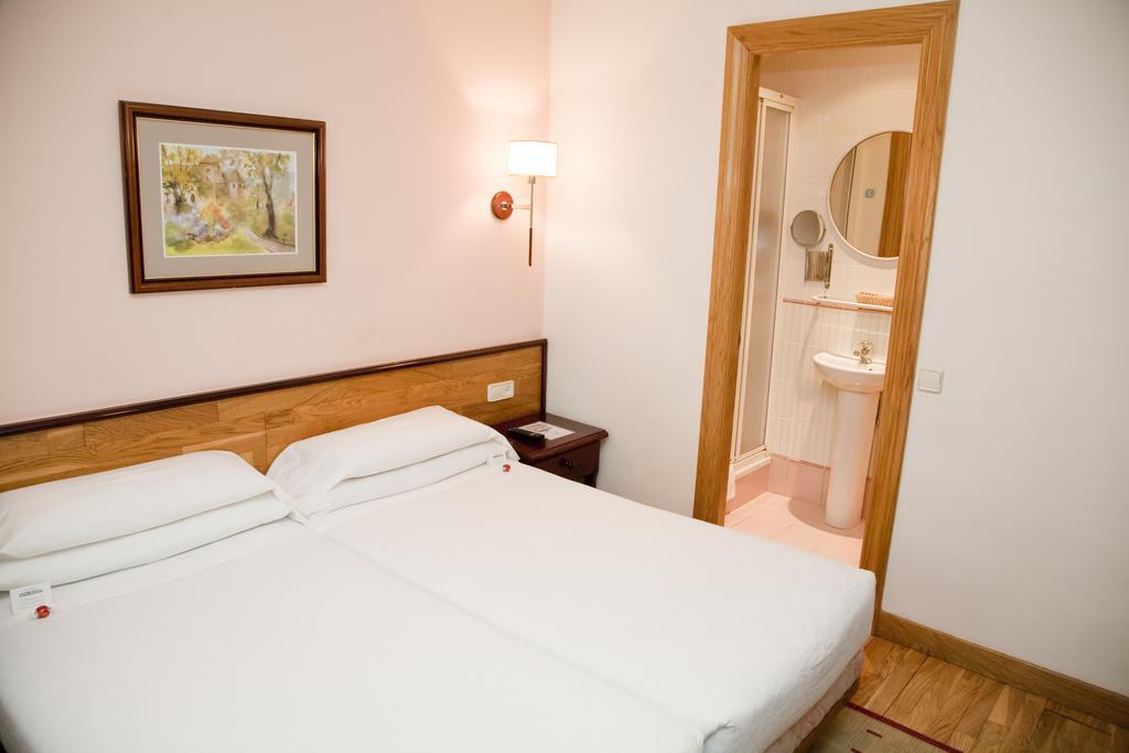 Hostal Navarra ปัมโปลนา ภายนอก รูปภาพ