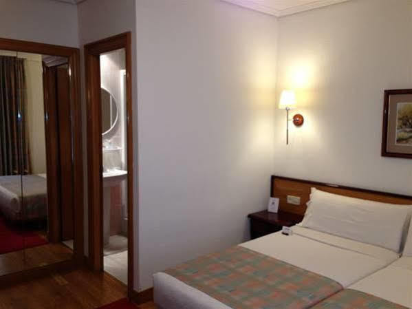 Hostal Navarra Hotel ปัมโปลนา ภายนอก รูปภาพ