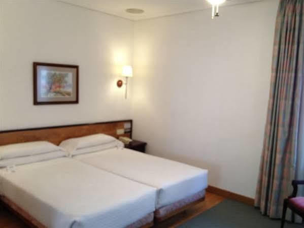 Hostal Navarra ปัมโปลนา ภายนอก รูปภาพ