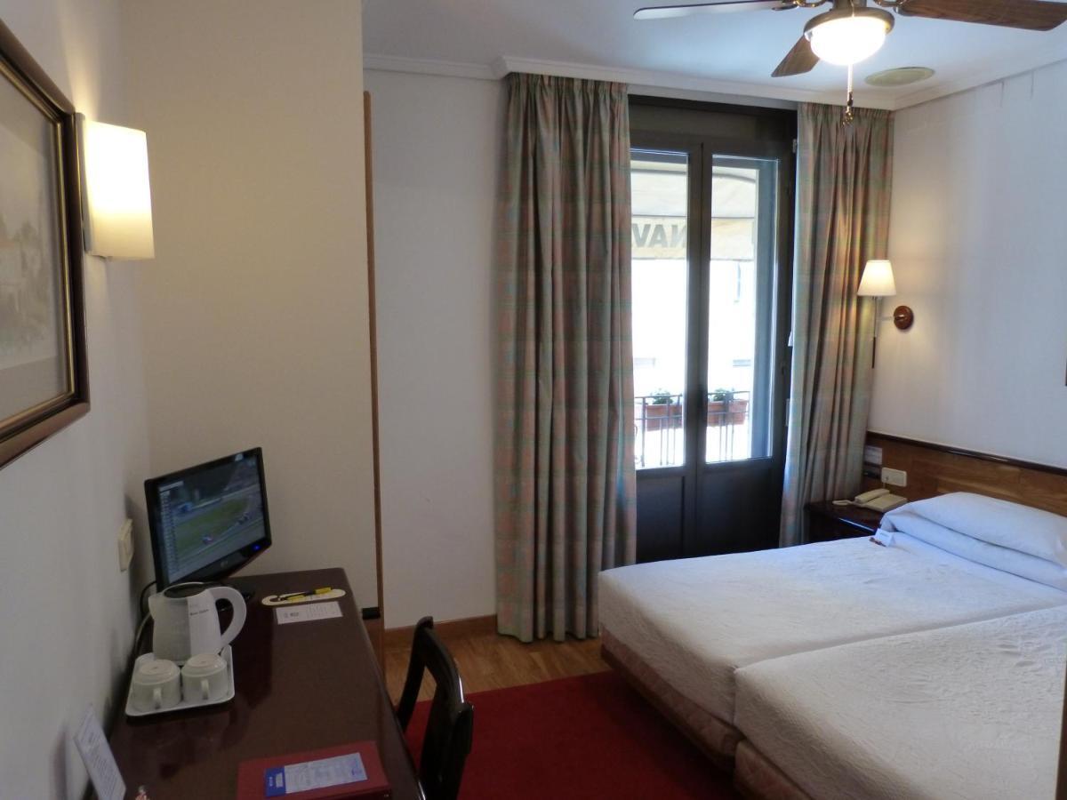 Hostal Navarra ปัมโปลนา ภายนอก รูปภาพ