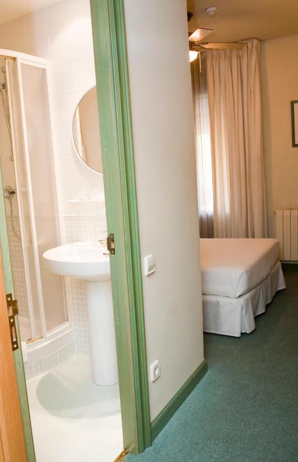 Hostal Navarra ปัมโปลนา ภายนอก รูปภาพ